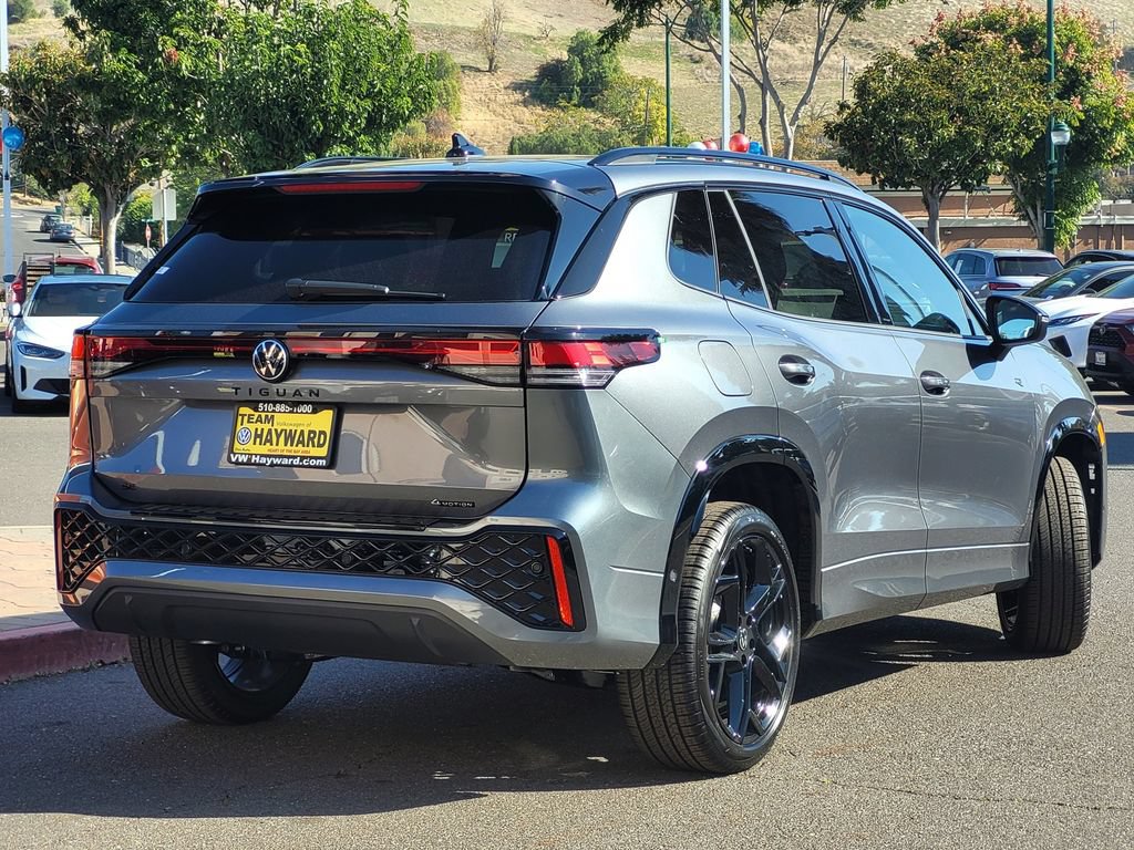 New 2026 Volkswagen Tiguan SE R-Line AWD/4WD image 4