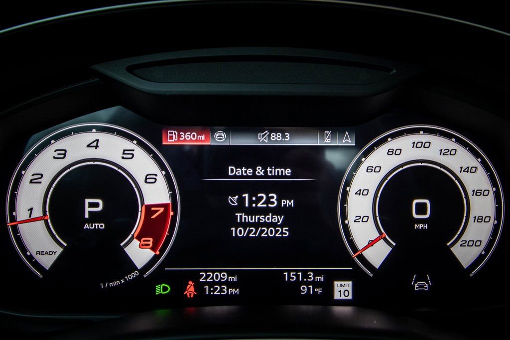 Used 2025 Audi RS Q8 performance image 43