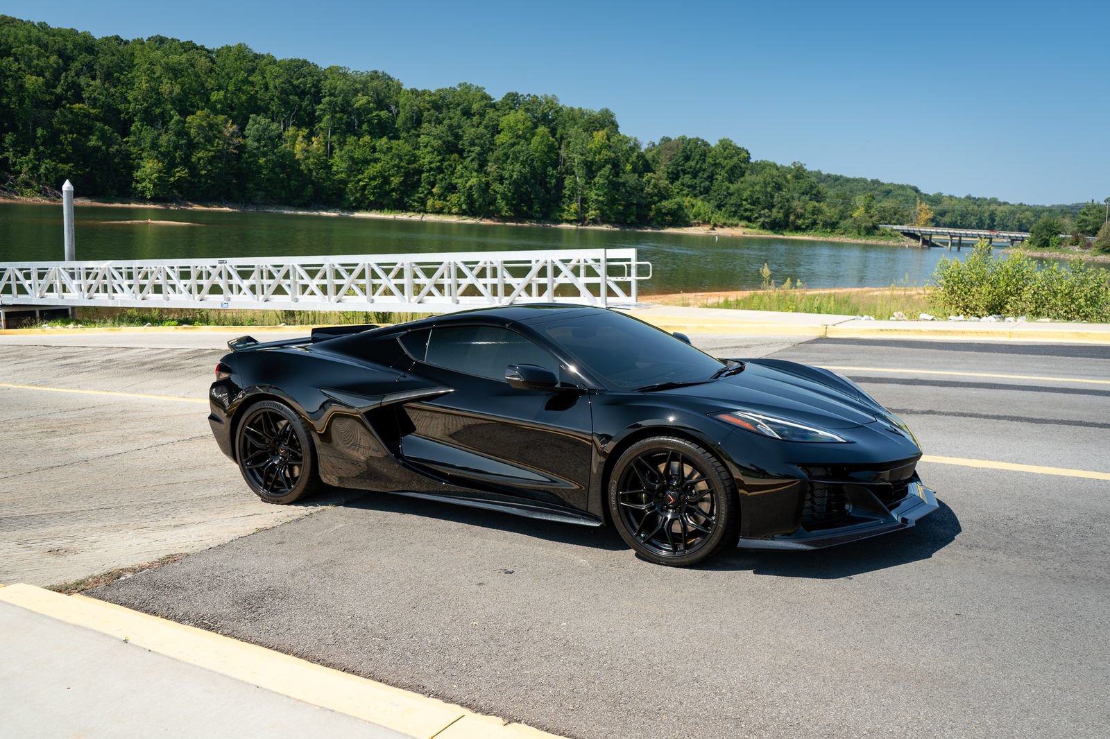 Used 2023 Chevrolet Corvette Z06 RWD image 2