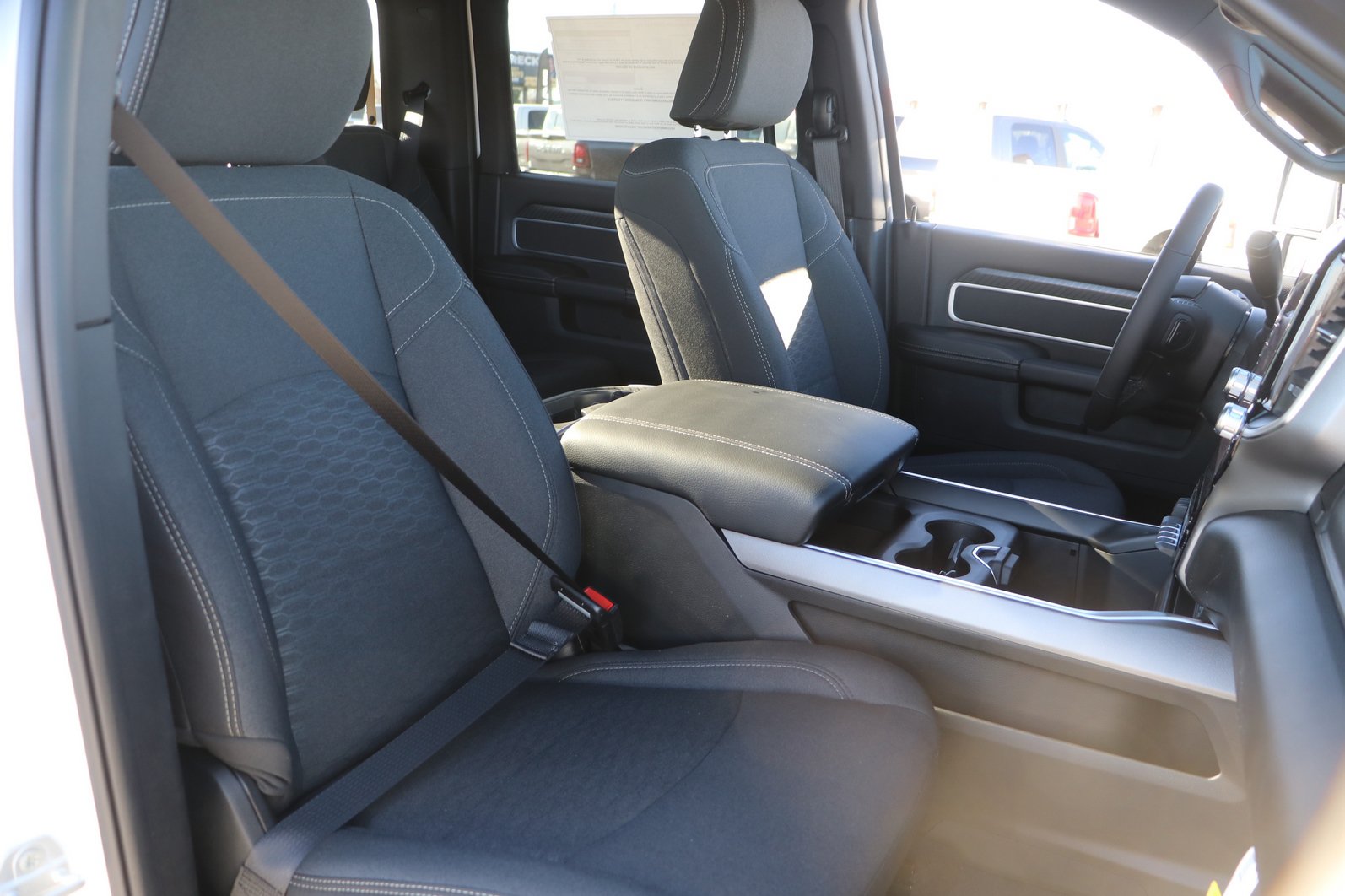 New 2026 RAM 2500 Big Horn AWD/4WD image 32