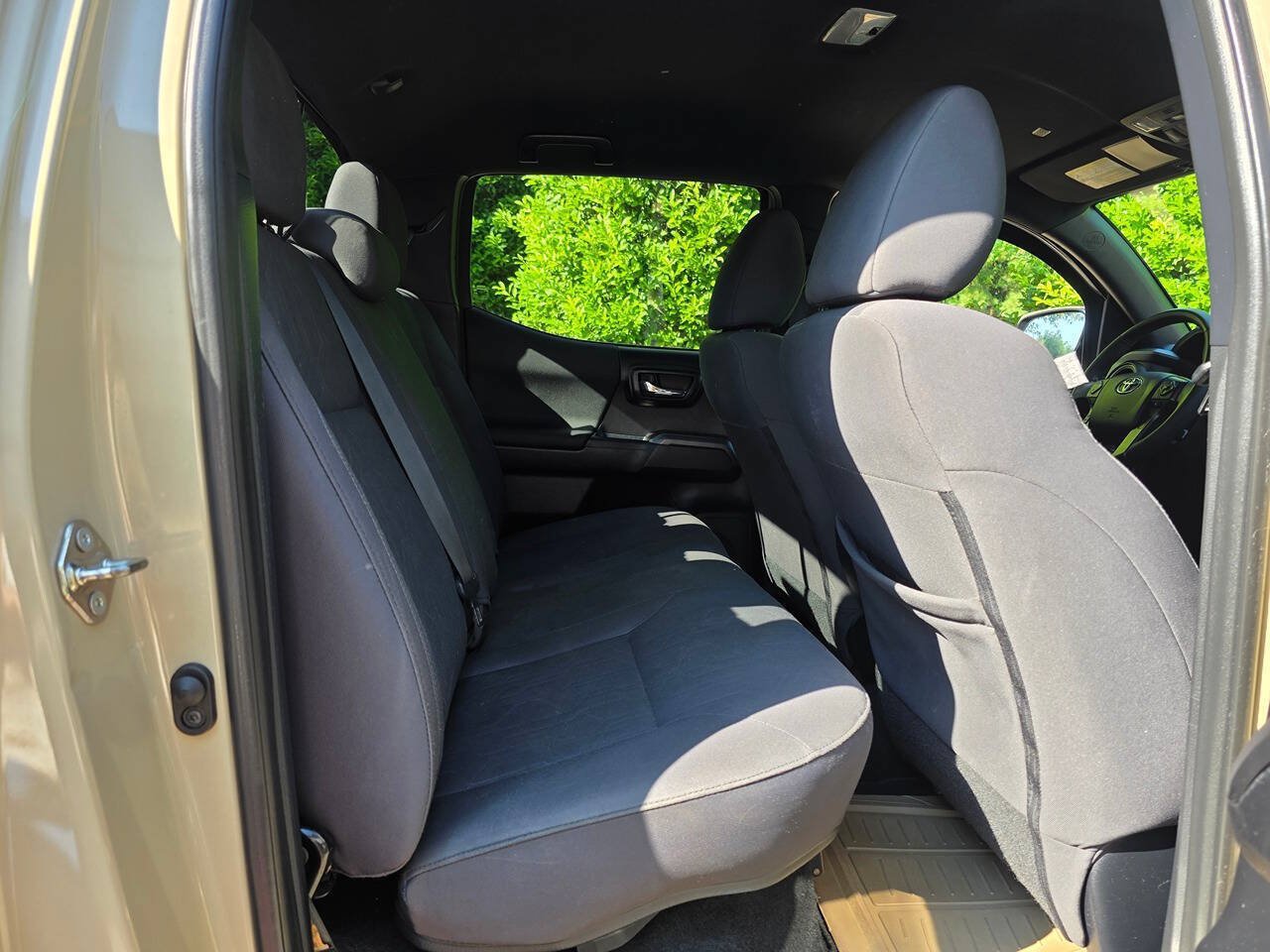 Used 2019 Toyota Tacoma TRD Off-Road w/ Technology Package AWD/4WD image 29