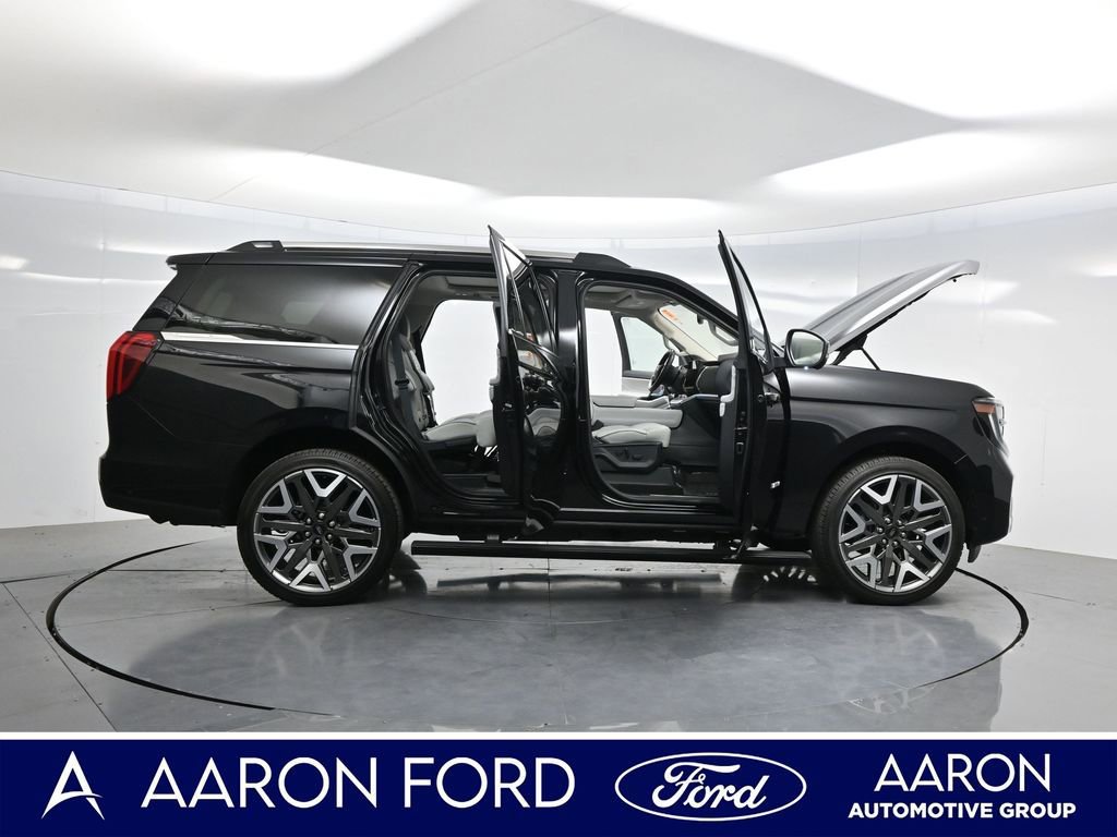Used 2025 Ford Expedition Platinum w/ Platinum Ultimate Package image 4