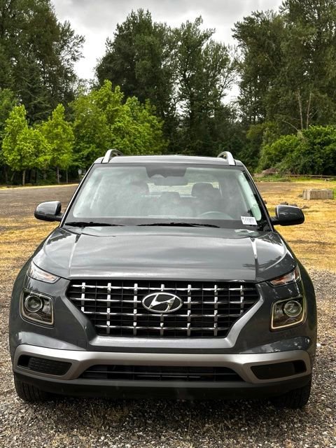 Certified 2025 Hyundai Venue SEL FWD image 2