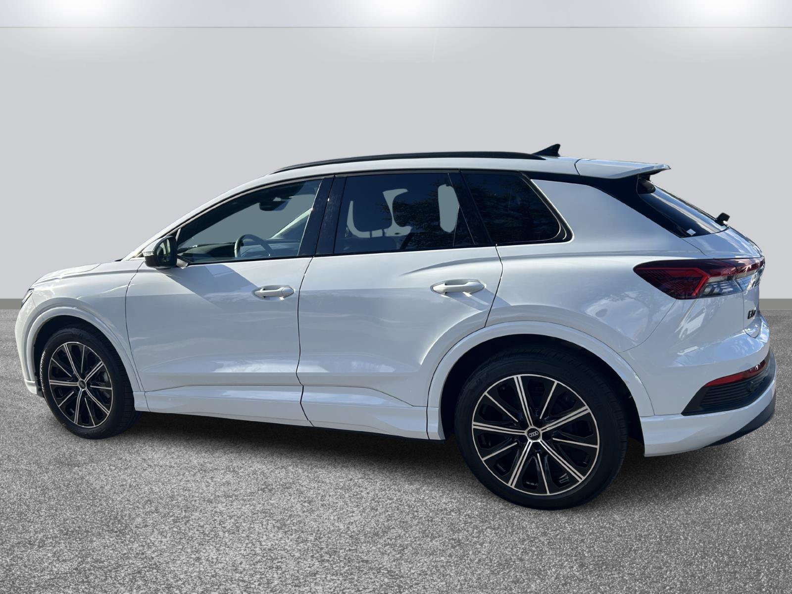 Certified 2025 Audi Q4 e-tron Premium Plus w/ Premium Plus image 6