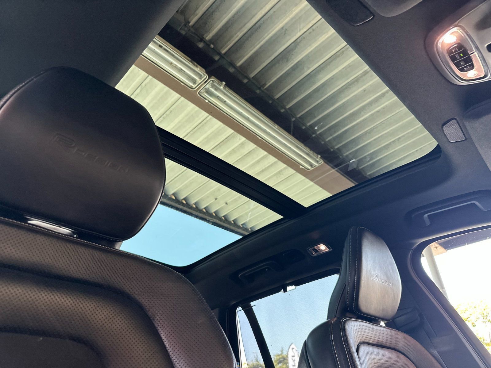 Used 2019 Volvo XC90 T6 R-Design w/ Advanced Package AWD/4WD image 24