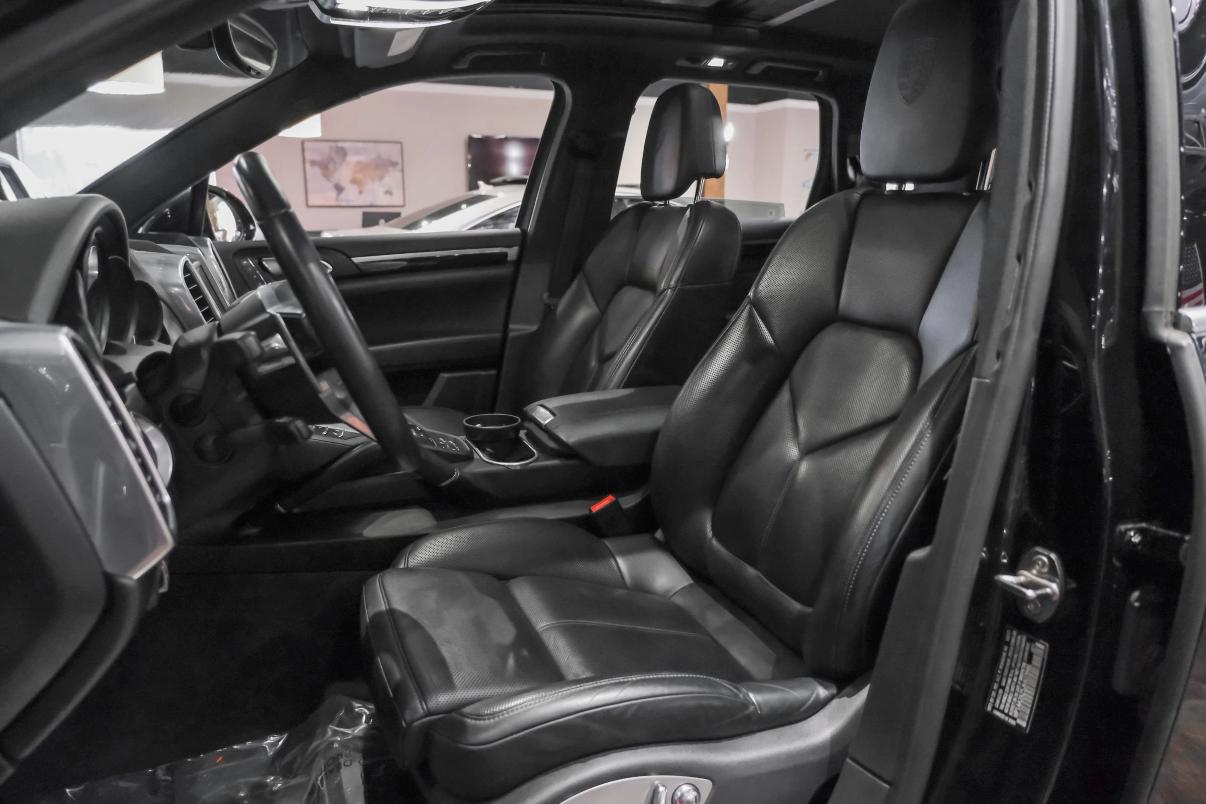 Used 2018 Porsche Cayenne AWD/4WD image 29