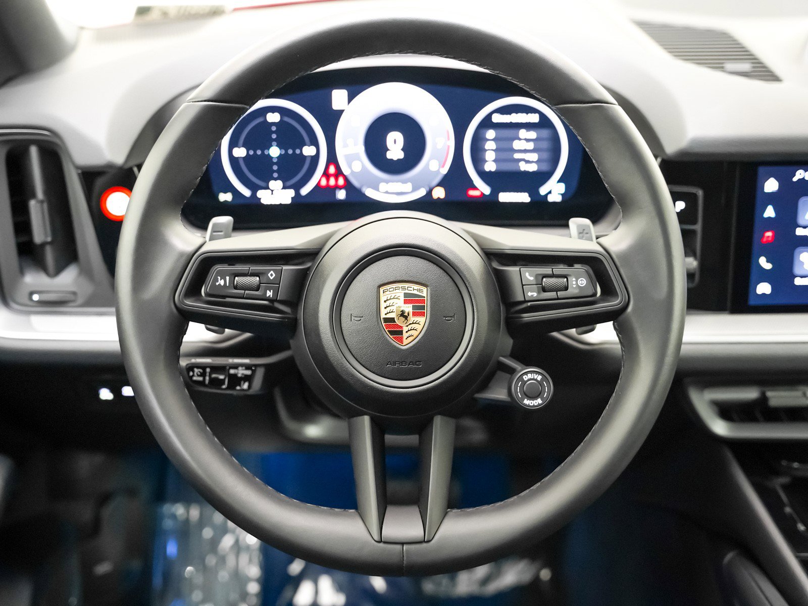 Certified 2025 Porsche Cayenne Coupe image 17