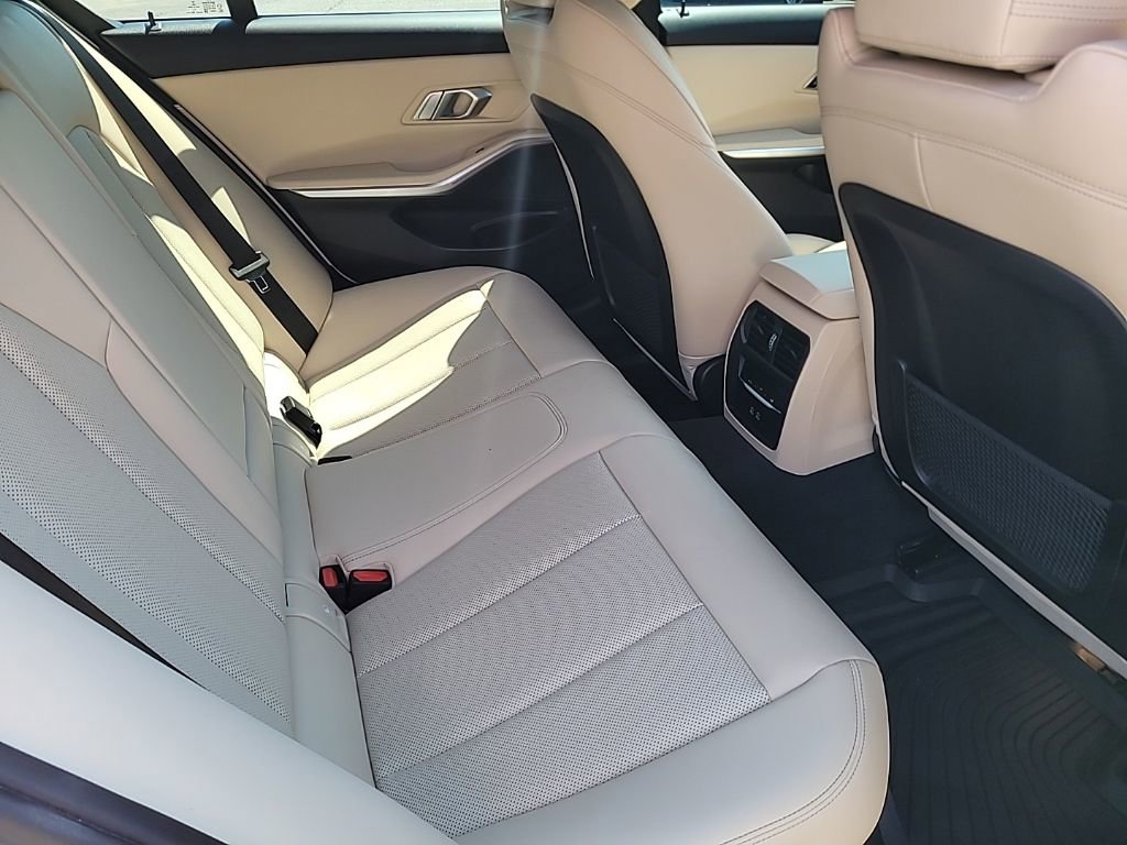 Used 2023 BMW 330i xDrive Sedan w/ Driving Assistance Package image 11