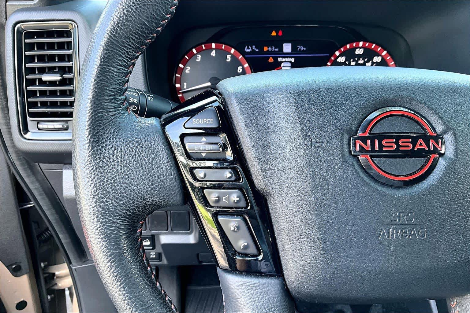 Used 2022 Nissan Frontier PRO-4X w/ Technology Package AWD/4WD image 23