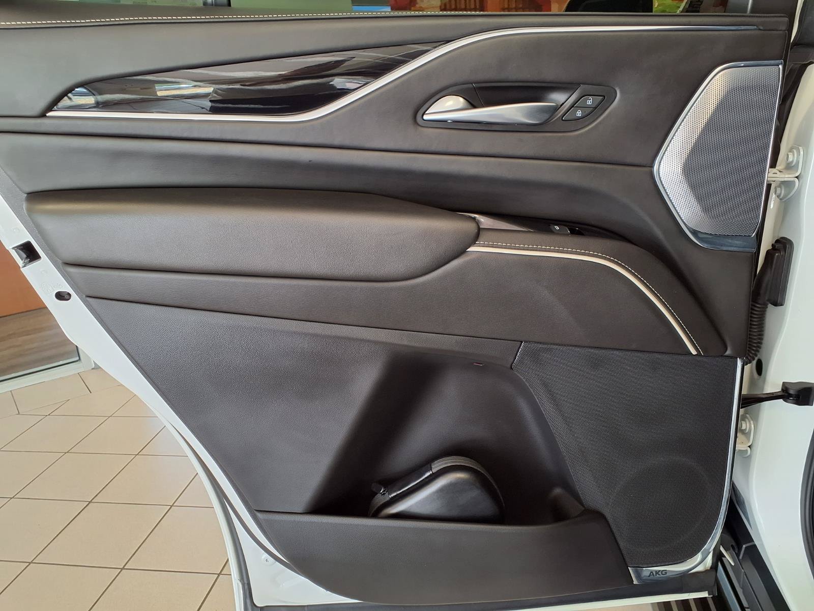 Certified 2023 Cadillac Escalade V w/ LPO, ONYX Package AWD/4WD image 21