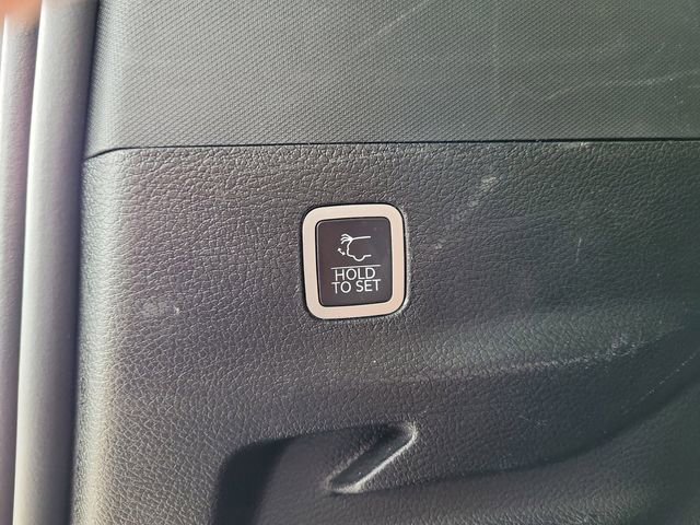 Used 2024 Jeep Wagoneer L Series II w/ Flexible Seating Group image 9