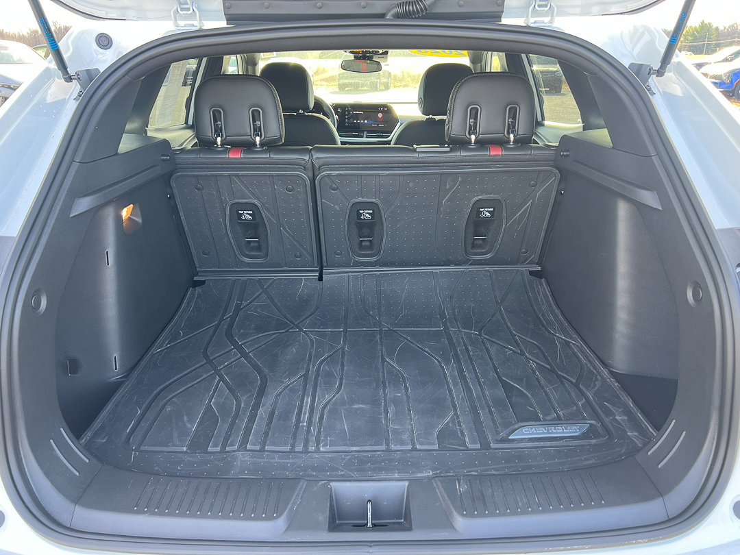 Used 2025 Chevrolet Trax RS w/ Sunroof Package image 6