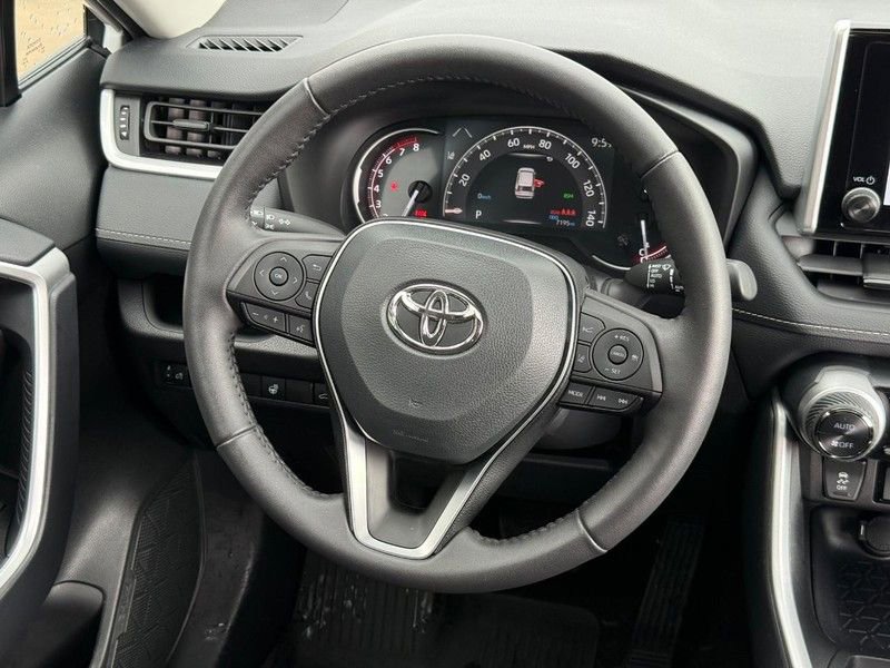 Used 2025 Toyota RAV4 XLE w/ Convenience Package image 14
