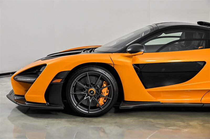 Used 2019 McLaren Senna RWD image 10