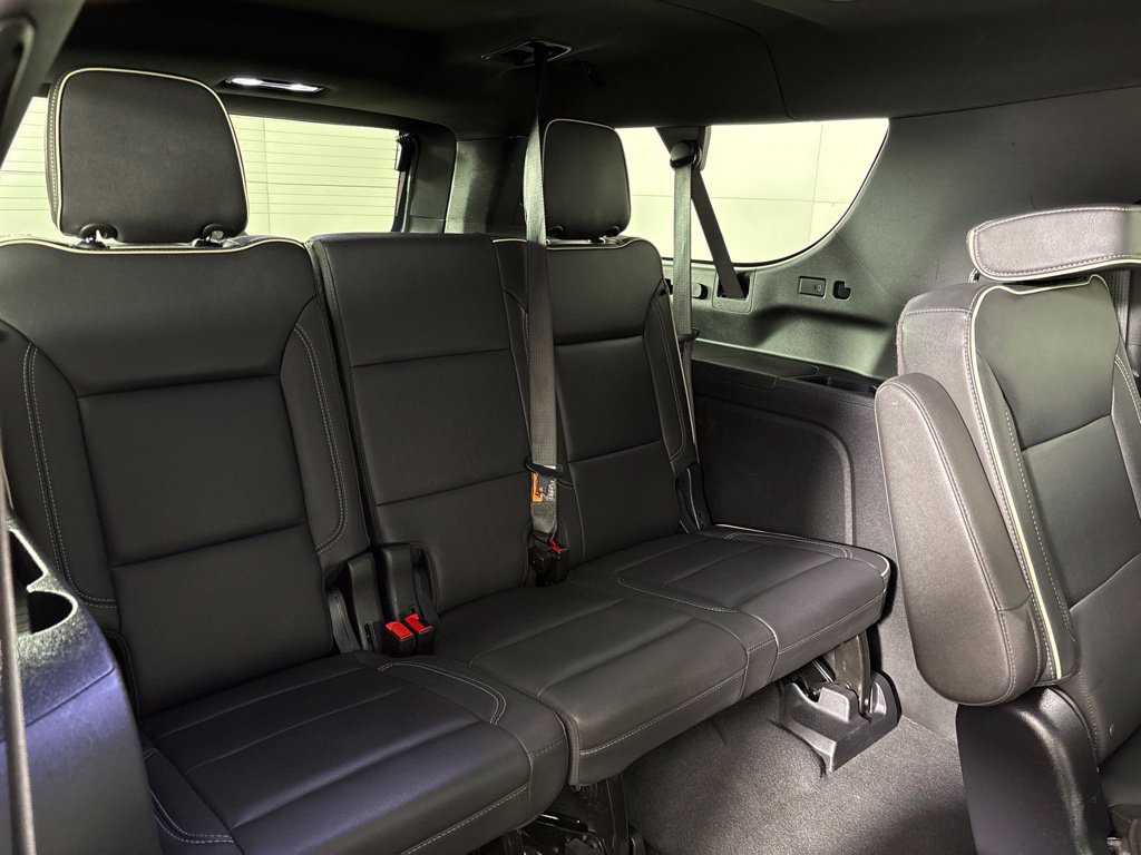 Used 2025 Chevrolet Suburban Premier AWD/4WD image 21