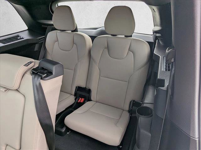 Certified 2026 Volvo XC90 T8 Plus w/ Protection Package Premier image 19