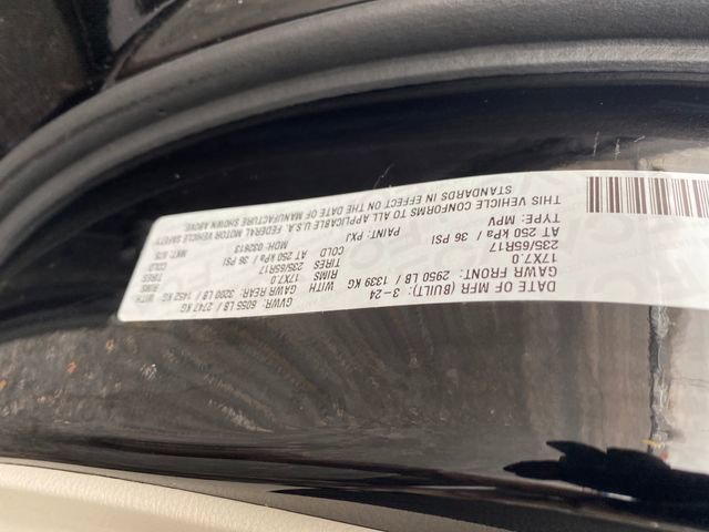 Used 2024 Chrysler Pacifica Touring-L FWD image 22