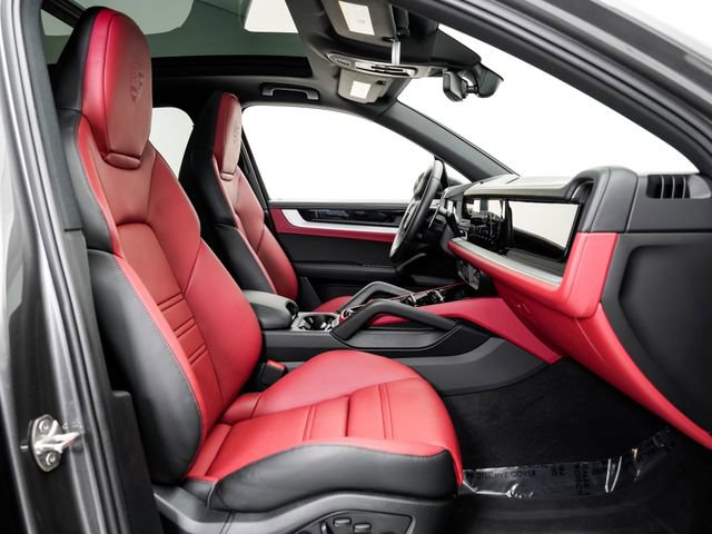 Certified 2025 Porsche Cayenne image 23