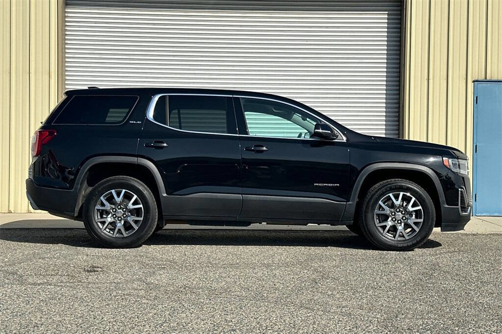 Used 2022 GMC Acadia SLE image 8