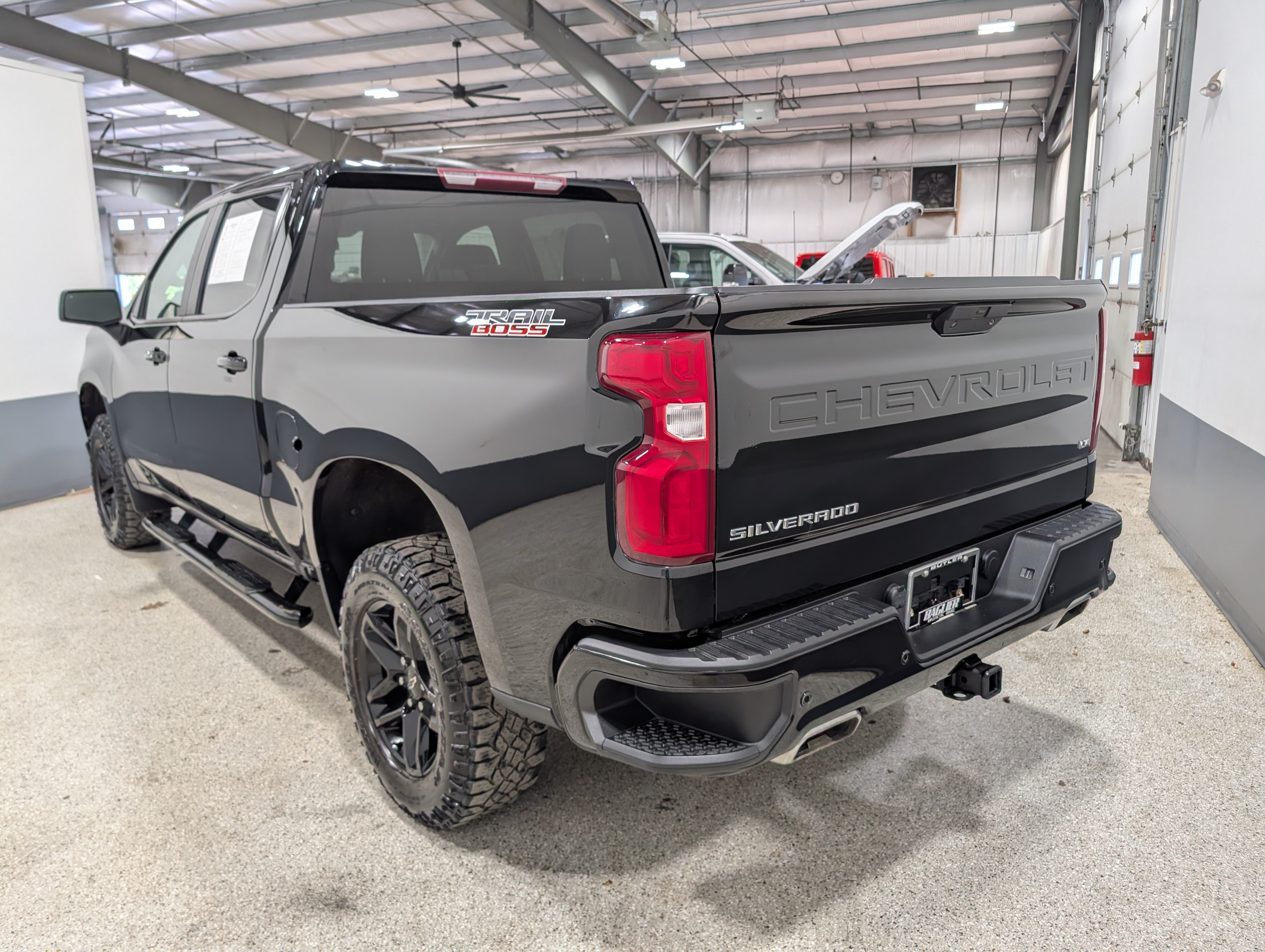 Used 2022 Chevrolet Silverado 1500 LT Trail Boss w/ Safety Package AWD/4WD image 5