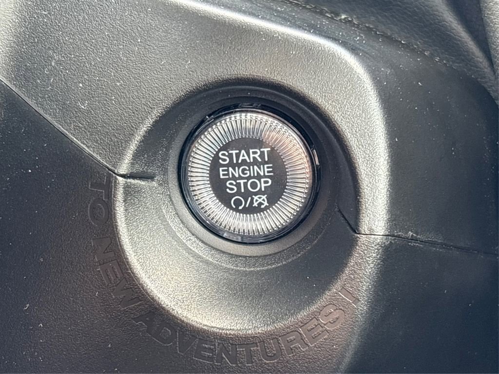 Used 2023 Jeep Renegade Latitude w/ Sun/Sound Group image 30