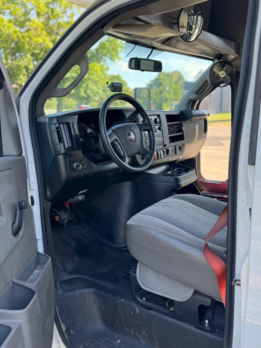 Used 2023 GMC Savana 3500 w/ Shuttle Bus Package RWD image 9
