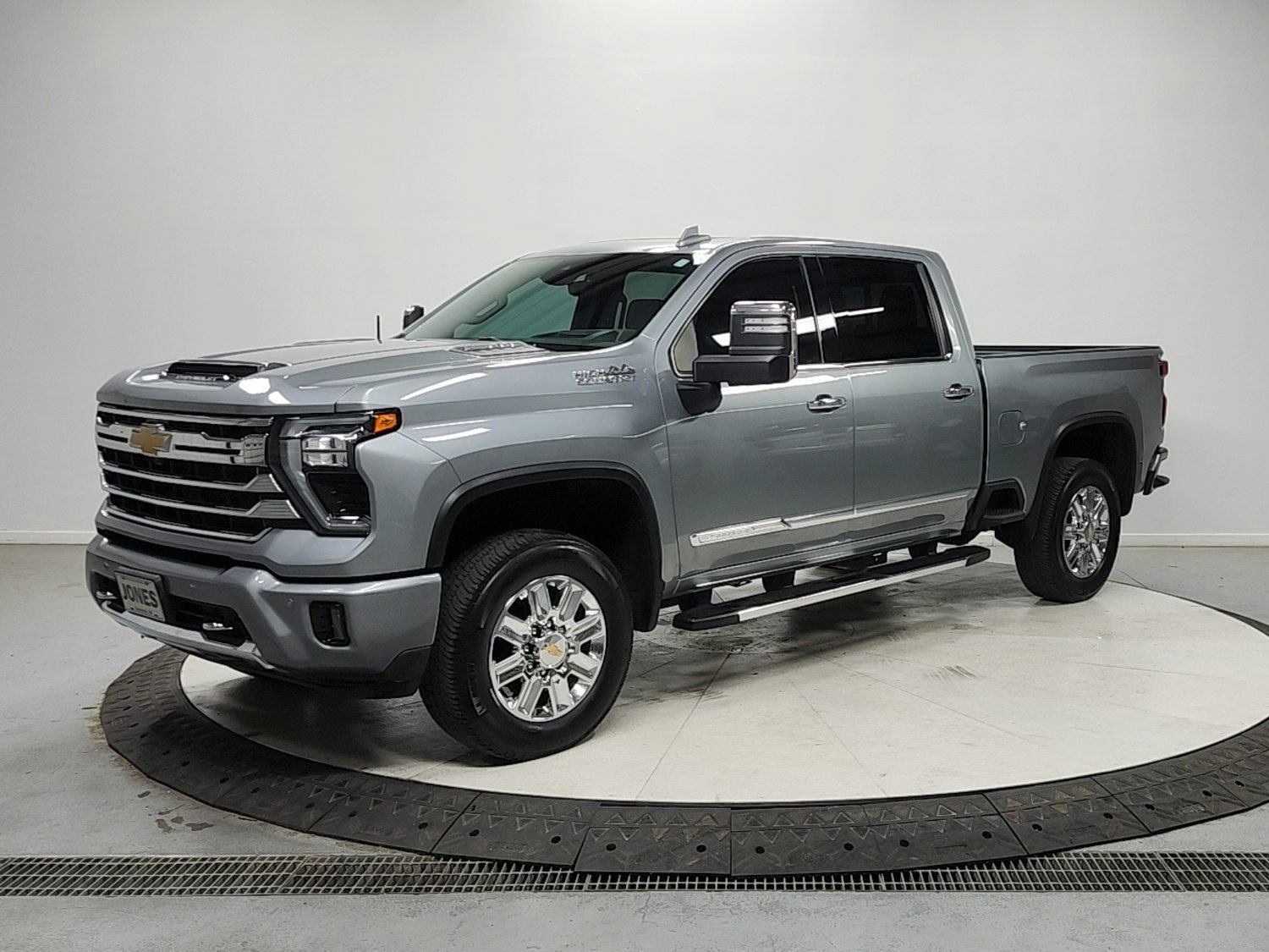 Used 2024 Chevrolet Silverado 2500 High Country w/ Technology Package image 3