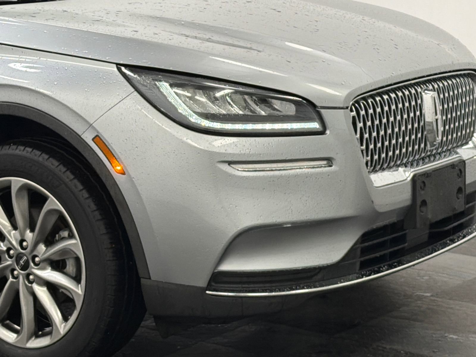 Used 2022 Lincoln Corsair AWD w/ Premium Package image 2