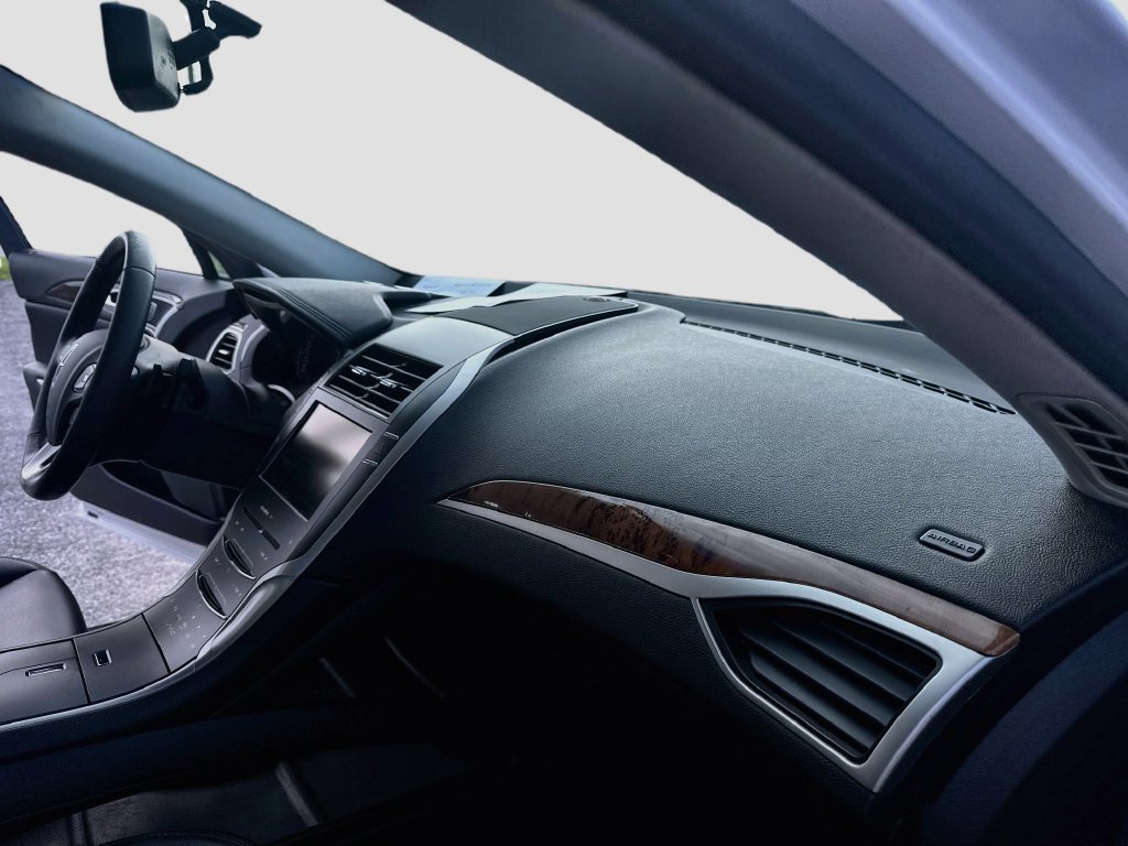 Used 2016 Lincoln MKZ FWD image 27