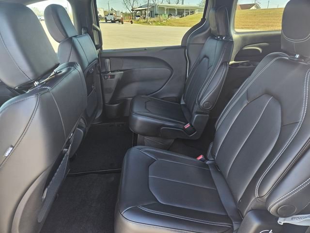 New 2026 Chrysler Pacifica Select FWD image 26