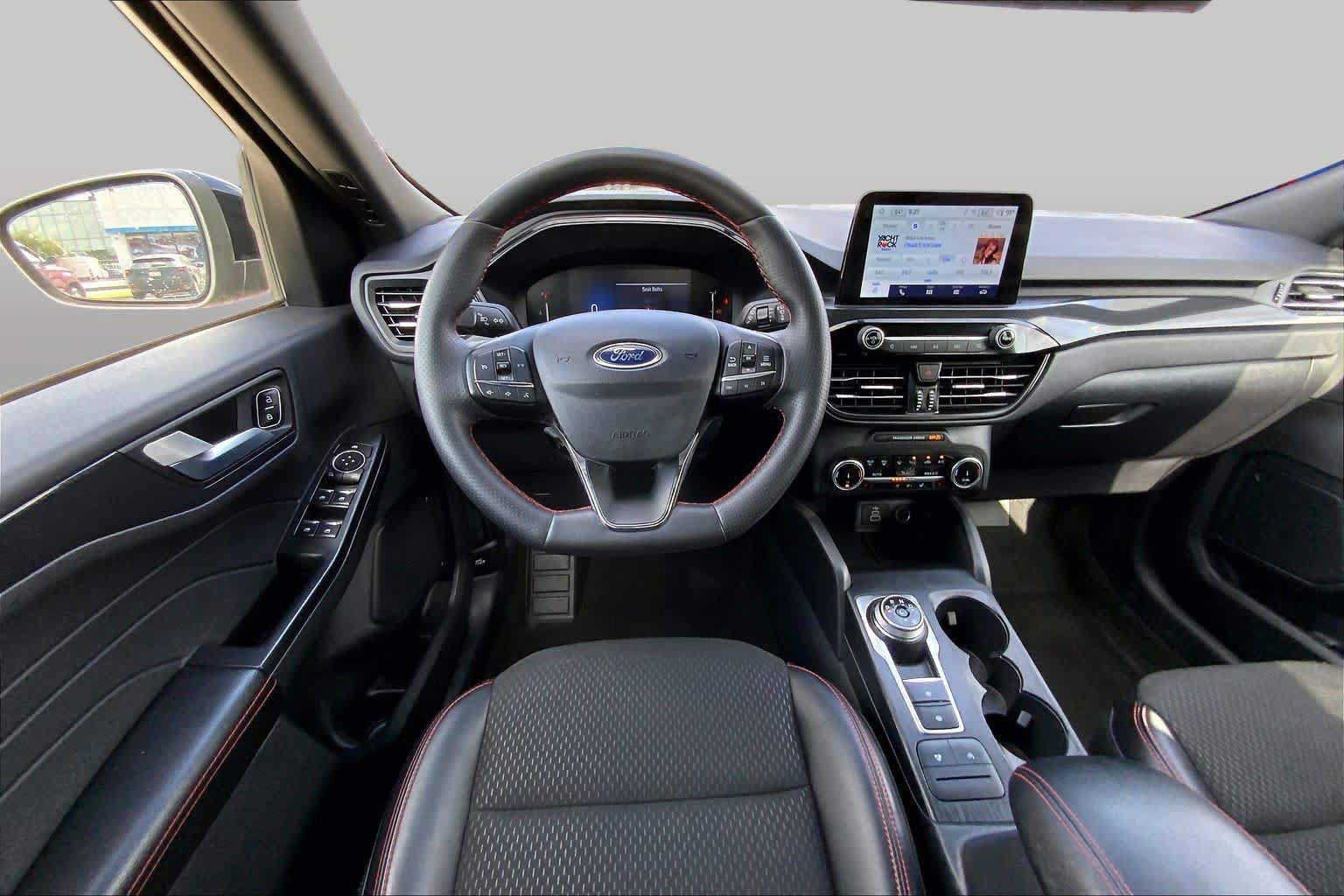 Used 2025 Ford Escape ST-Line Select AWD/4WD image 6