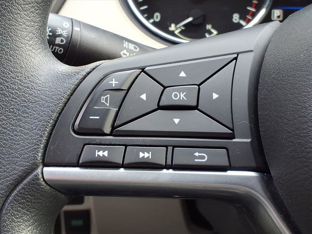 Certified 2020 Nissan Rogue Sport SV image 18