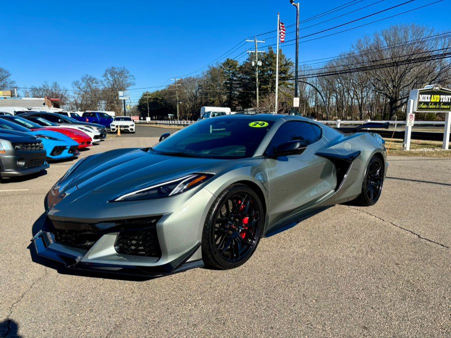 Used 2024 Chevrolet Corvette Z06 w/ Z07 Performance Package image 1