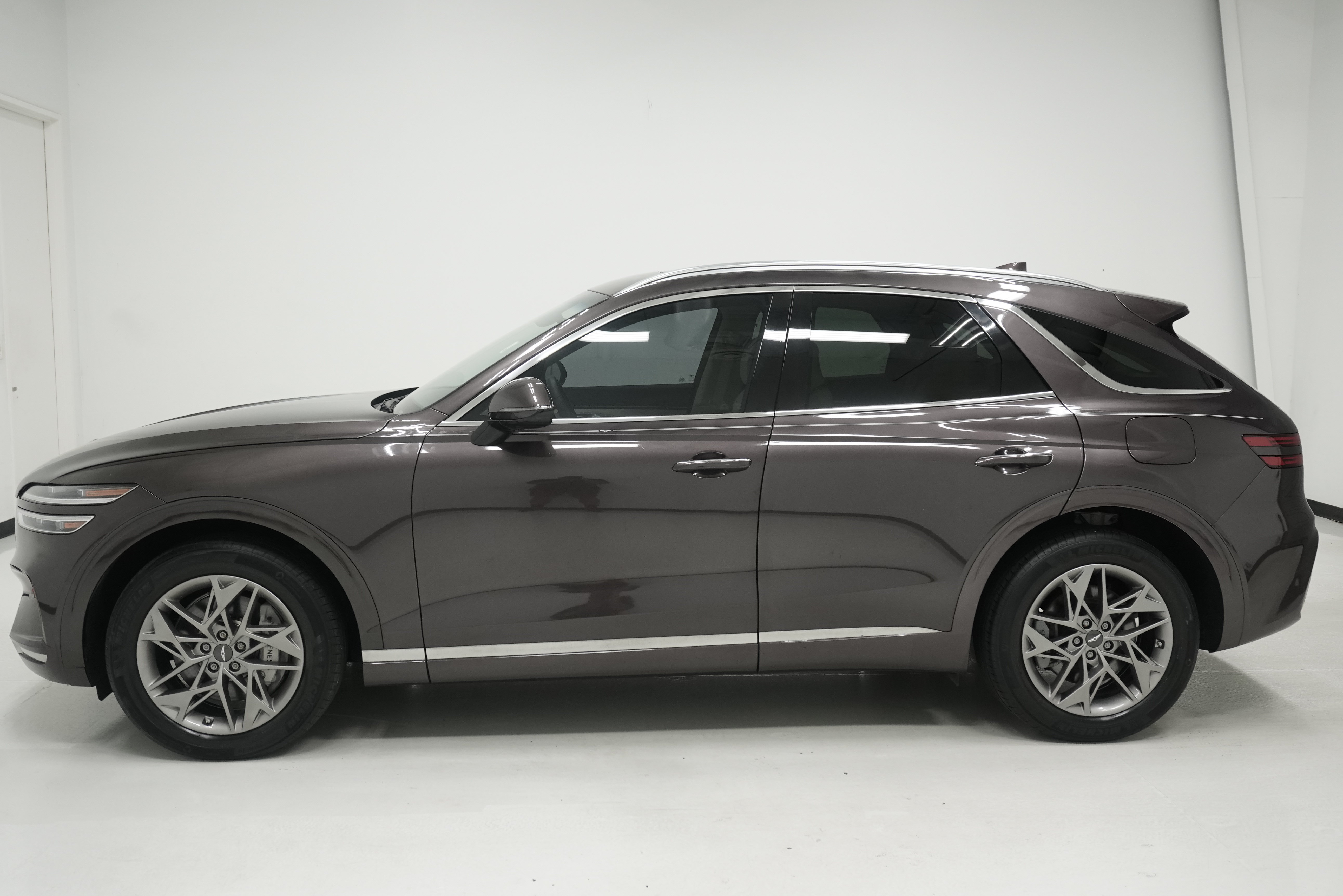 Used 2023 Genesis GV70 2.5T w/ Select Package AWD/4WD image 7