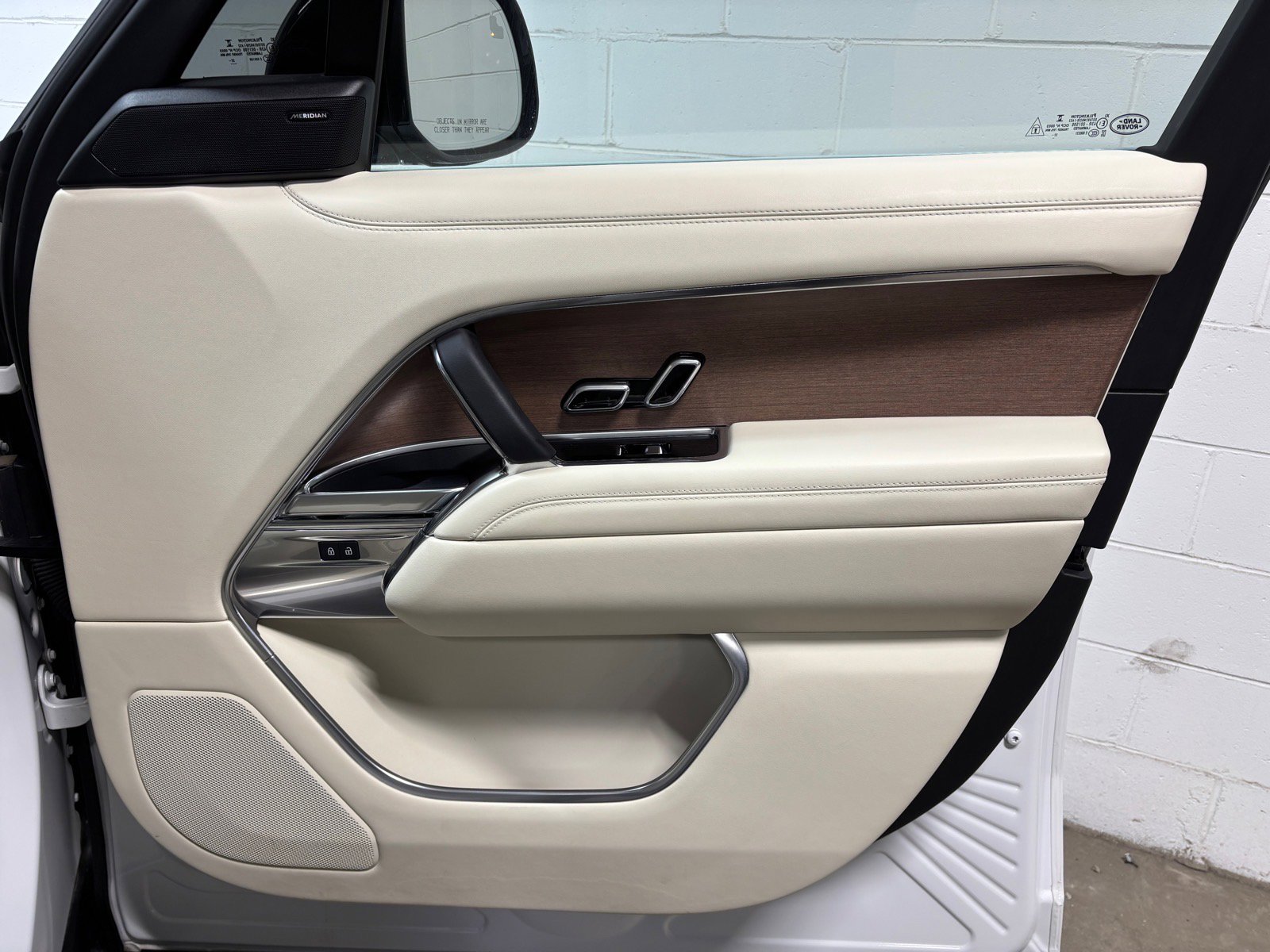 Used 2023 Land Rover Range Rover SE image 33