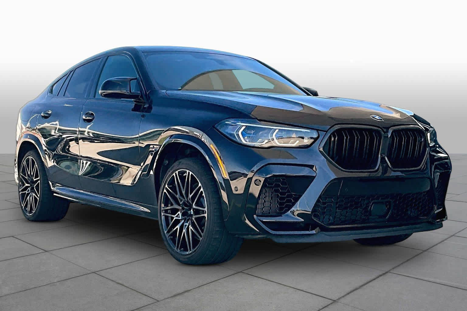 Used 2022 BMW X6 M w/ Competition Package AWD/4WD image 3