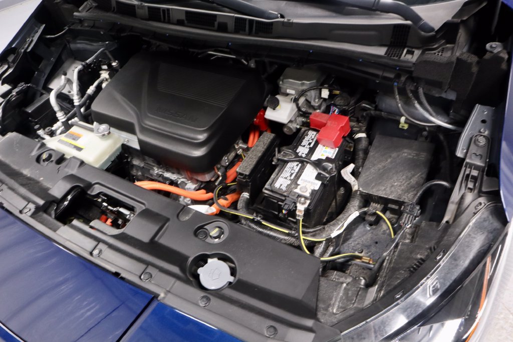Certified 2025 Nissan Leaf SV Plus FWD image 17