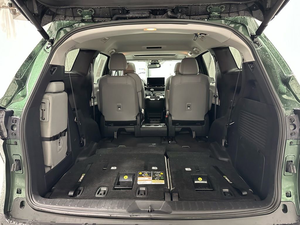 Used 2025 Toyota Sienna XLE image 54