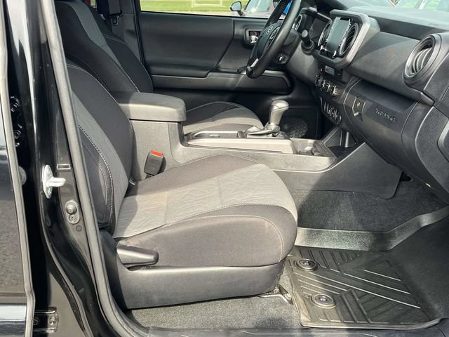 Used 2022 Toyota Tacoma TRD Off-Road AWD/4WD image 23