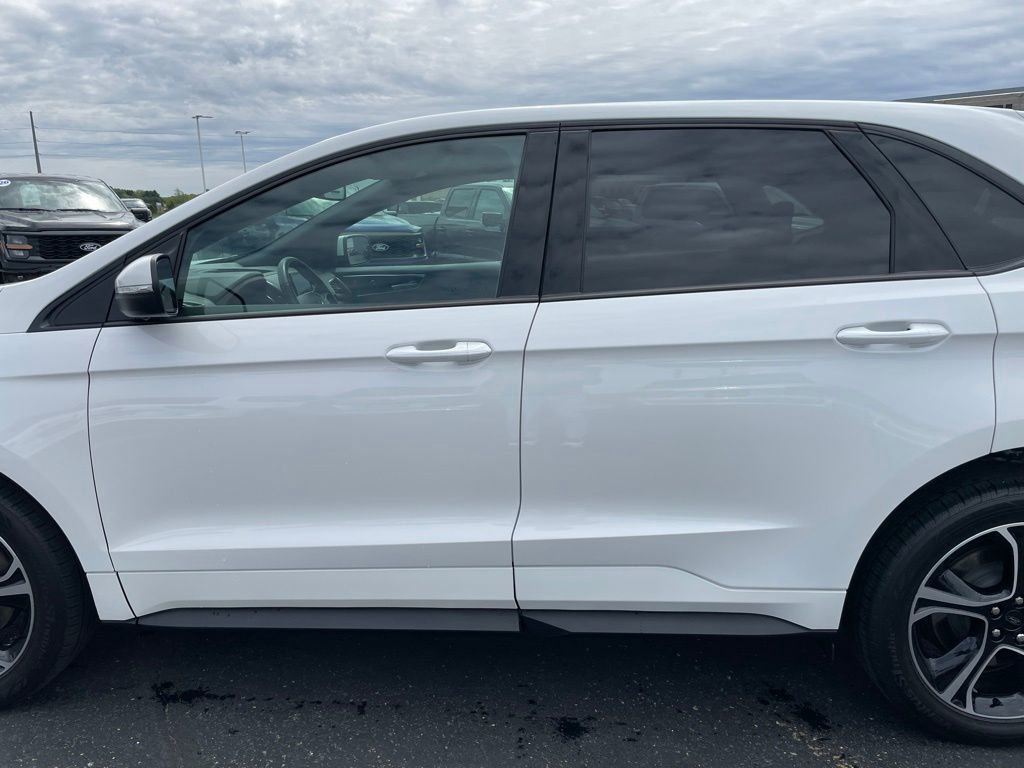 Used 2023 Ford Edge ST w/ Cargo Accessory Package AWD/4WD image 26