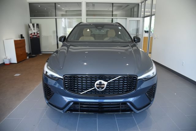 Used 2024 Volvo XC60 T8 Ultimate w/ Protection Package Premier AWD/4WD image 5