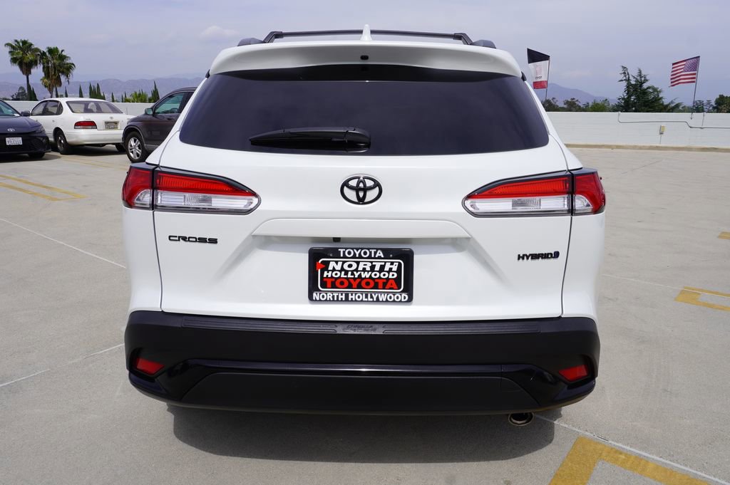 Used 2024 Toyota Corolla Cross SE w/ Moonroof Package image 5