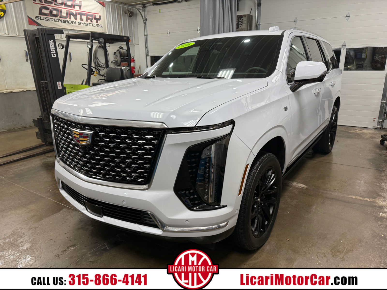 Used 2026 Cadillac Escalade Luxury w/ LPO, Floor Liner Package AWD/4WD image 1