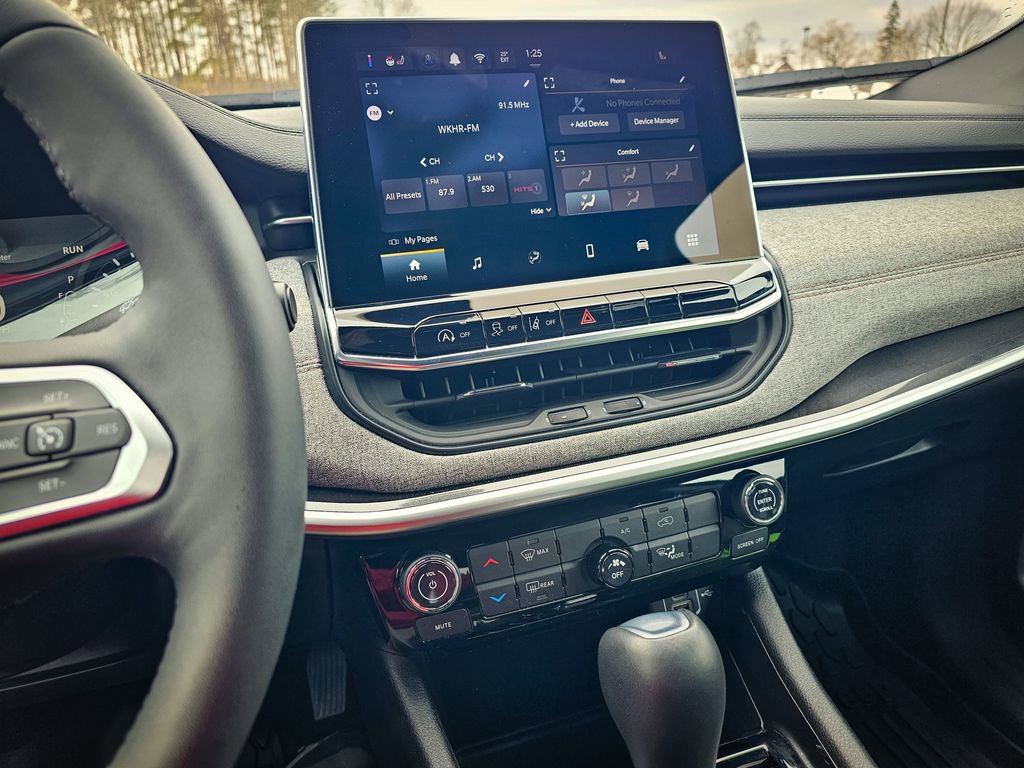 Used 2024 Jeep Compass Latitude image 20