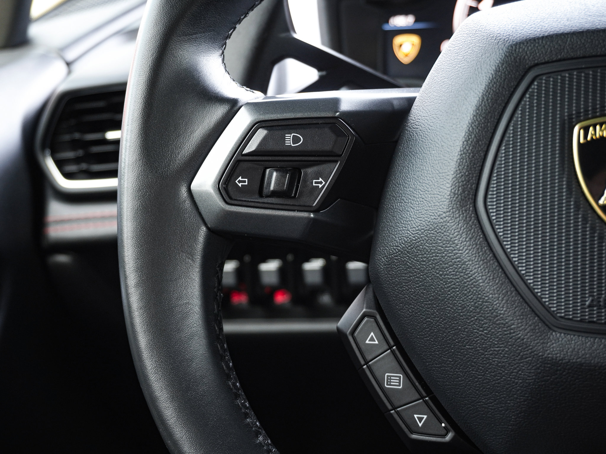 Used 2019 Lamborghini Huracan LP 580-2 RWD image 19