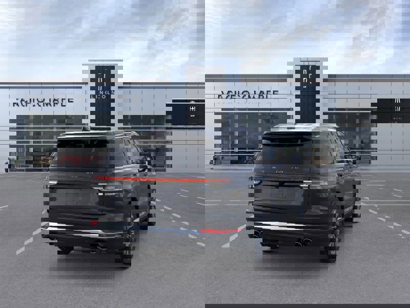 New 2025 Lincoln Aviator AWD image 8