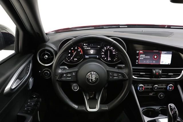 Used 2023 Alfa Romeo Giulia Veloce RWD image 12