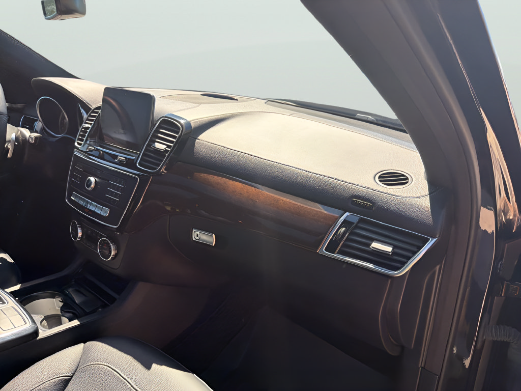 Used 2019 Mercedes-Benz GLS 450 4MATIC image 37