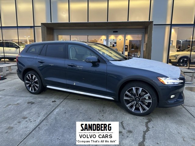 New 2026 Volvo V60 B5 Cross Country Ultra w/ Climate Package