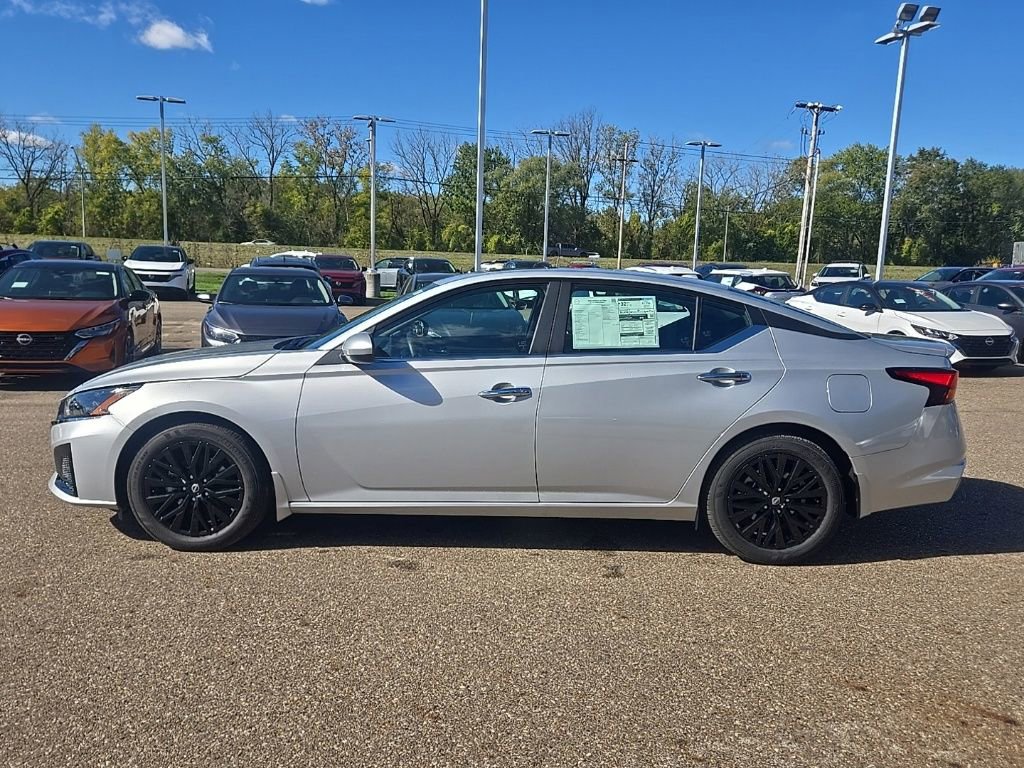 New 2025 Nissan Altima 2.5 SV w/ SV Special Edition Package FWD image 4